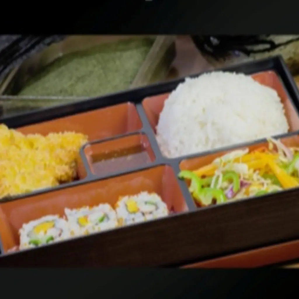 Pure Chicken Pieces with 3 Pieces of Sushi